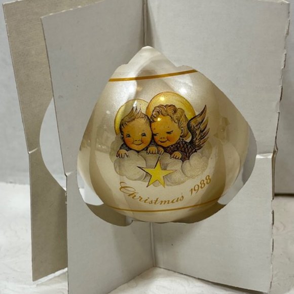 VTG "Cheerful Cherubs" Inspired by Berta Hummel Christmas 1988 Glass Ornament - Picture 6 of 14